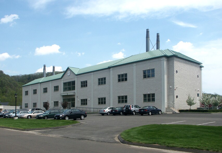 More Photos Of 4 Research Dr, Woodbridge Research And Development For Lease