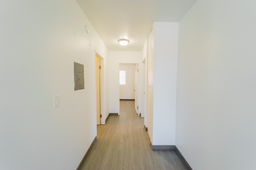 More Photos Of 562-564 11th St, Imperial Beach Apartments For Sale