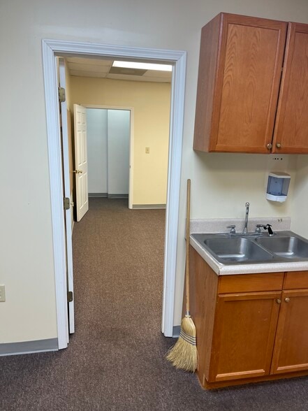 More Photos Of 2536 Carrollton Villa Rica Hwy, Carrollton Office For Lease