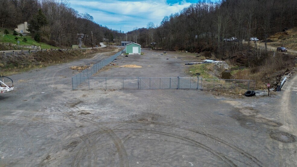 More Photos Of 469 Mason Dixon Hwy, Morgantown Distribution For Lease