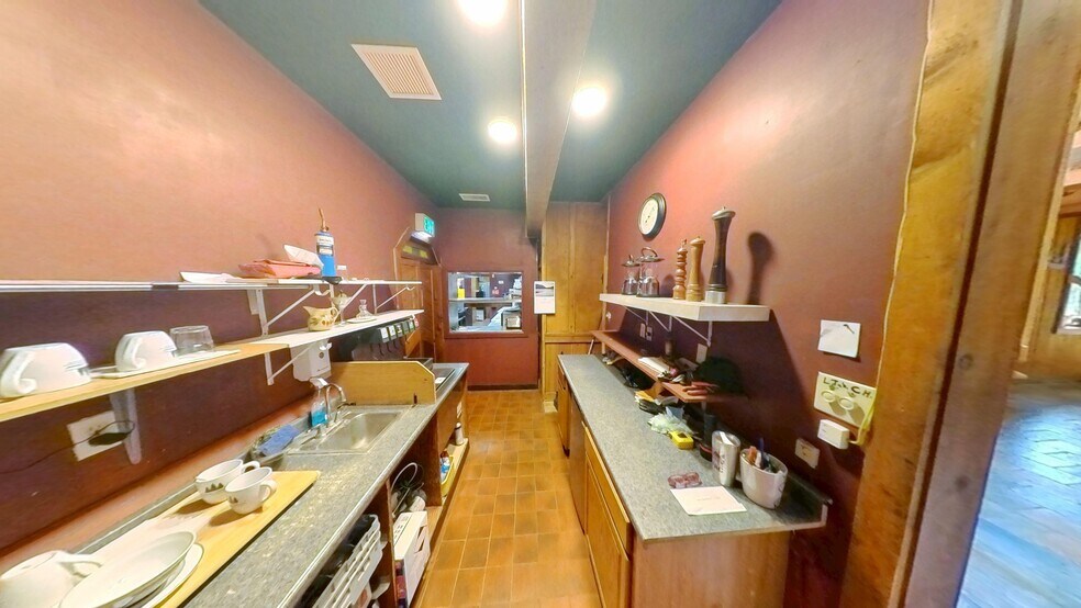 More Photos Of 295534 US Highway 101, Quilcene Flex For Sale