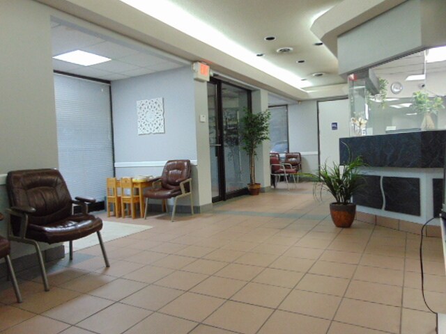 More Photos Of 30000 Orchard Lake Rd, Farmington Medical For Lease