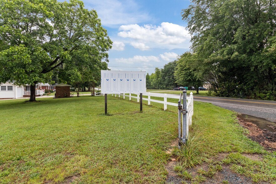 More Photos Of 704 N Central Ave, Locust Warehouse For Lease