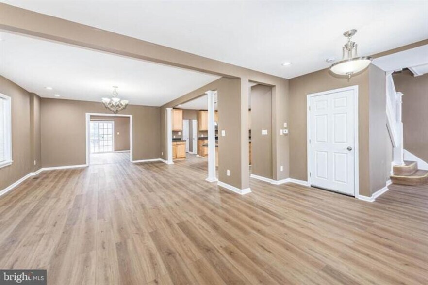 More Photos Of 4021 Barrington Rd, Baltimore Flex For Sale