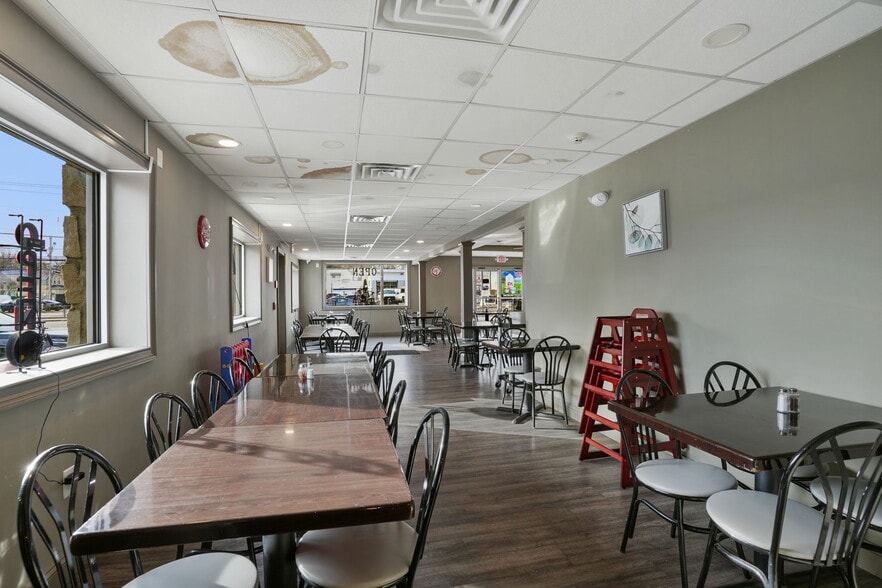 More Photos Of 4050 Main St, Bridgeport General Retail For Sale