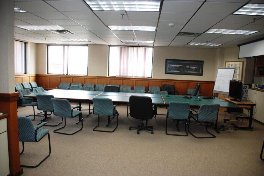 More Photos Of 136 Center St, Old Town Office For Sale