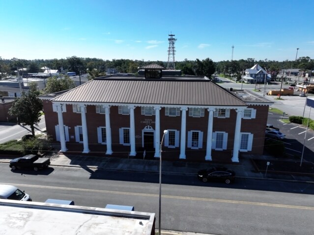 More Photos Of 164 NW Madison St, Lake City Medical For Lease