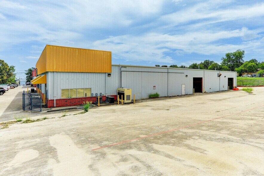 Primary Photo Of 10630 Joseph Clayton Dr, Austin Service For Lease