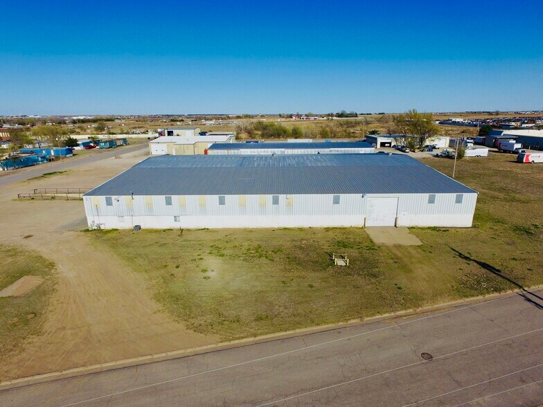 More Photos Of 1302 Rath Ave, Dodge City Distribution For Sale