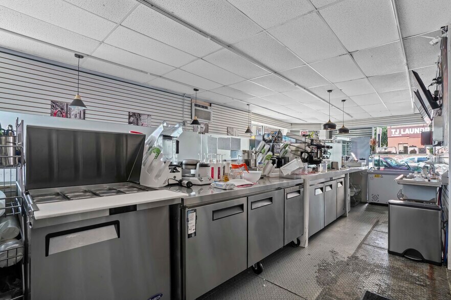 More Photos Of 167 Forbell St, Brooklyn Coworking Space