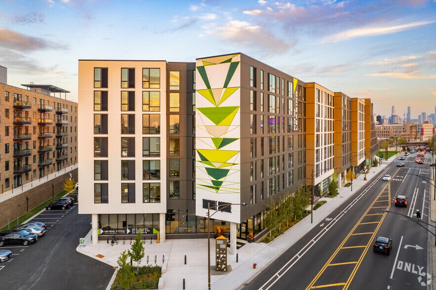 More Photos Of 2135 N Elston Ave, Chicago Apartments For Lease