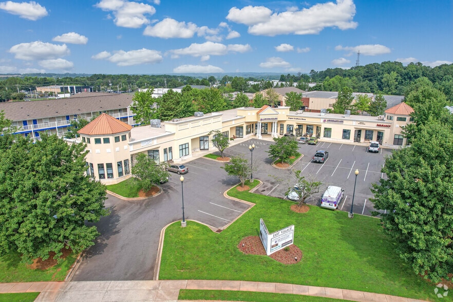 More Photos Of 1905 Rice Rd, Matthews Unknown For Lease