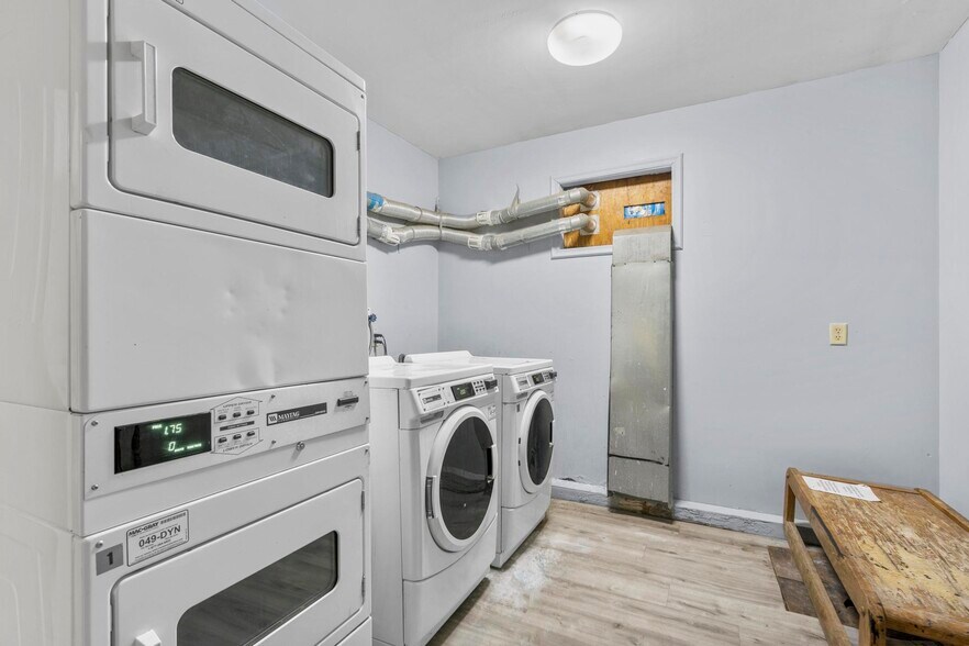 More Photos Of 36 Huntington St, Hartford Apartments For Sale