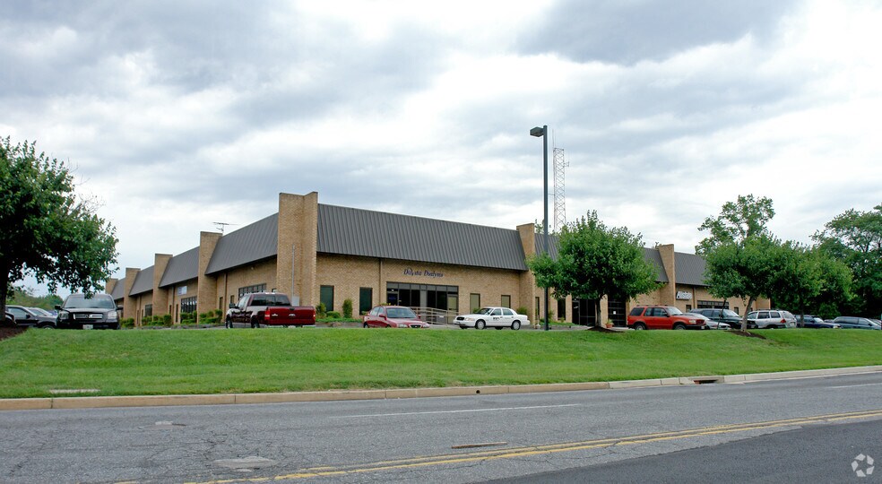 More Photos Of 1 Nashua Ct, Essex Light Distribution For Lease