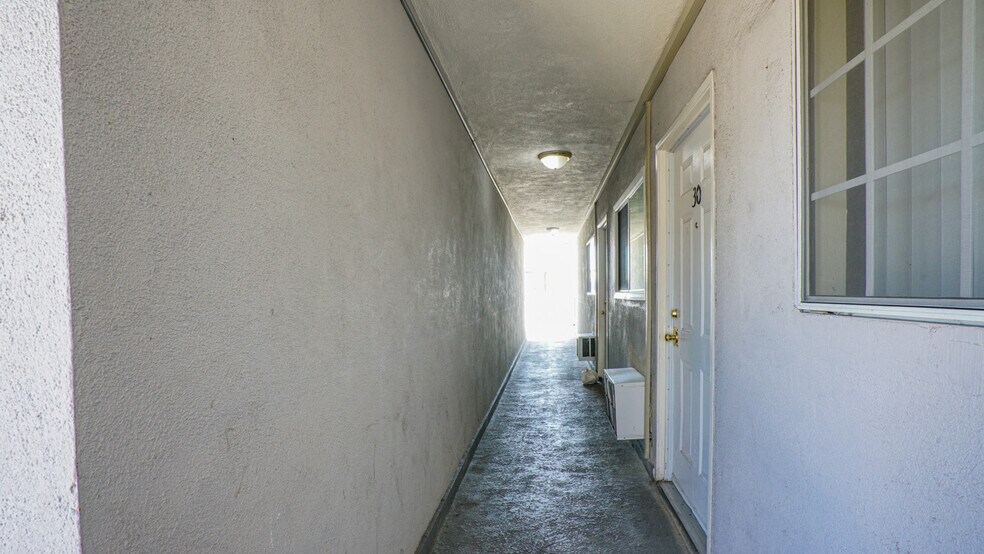 More Photos Of 4905 W Adams Blvd, Los Angeles Apartments For Sale