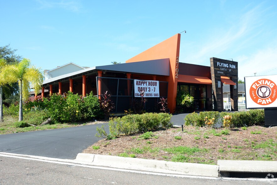Primary Photo Of 2702 W Kennedy Blvd, Tampa Restaurant For Lease
