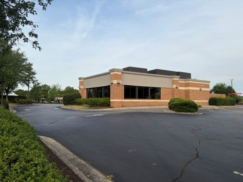 Primary Photo Of 147 Nc Highway 801 N, Advance Fast Food For Sale