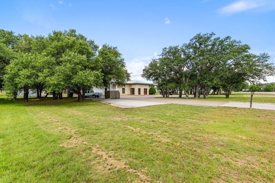 More Photos Of 101 John Kelly St, Burnet Industrial For Sale
