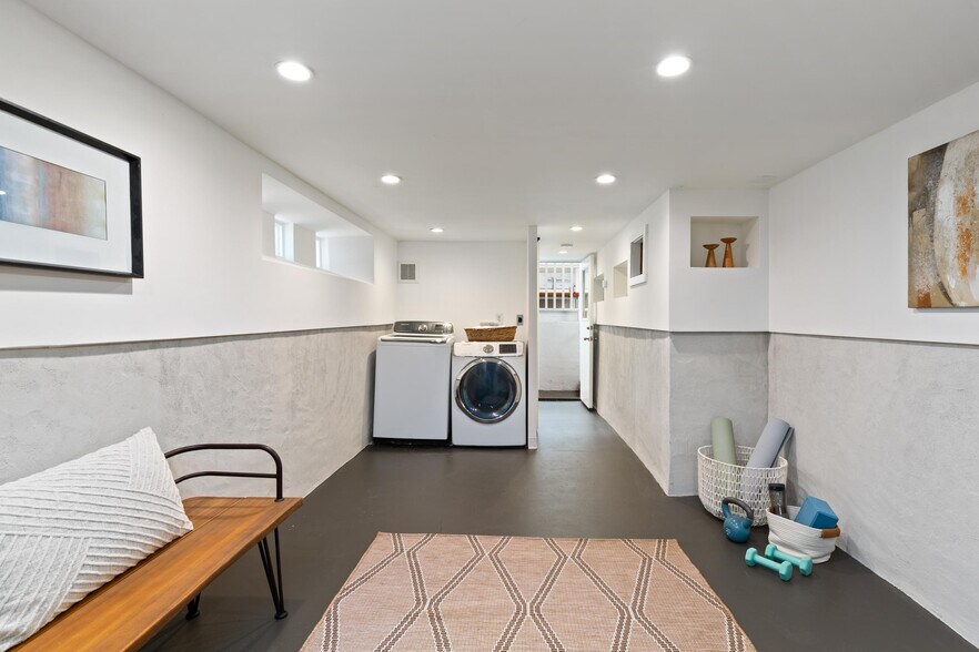 More Photos Of 1539 E 38th St, Oakland Apartments For Sale