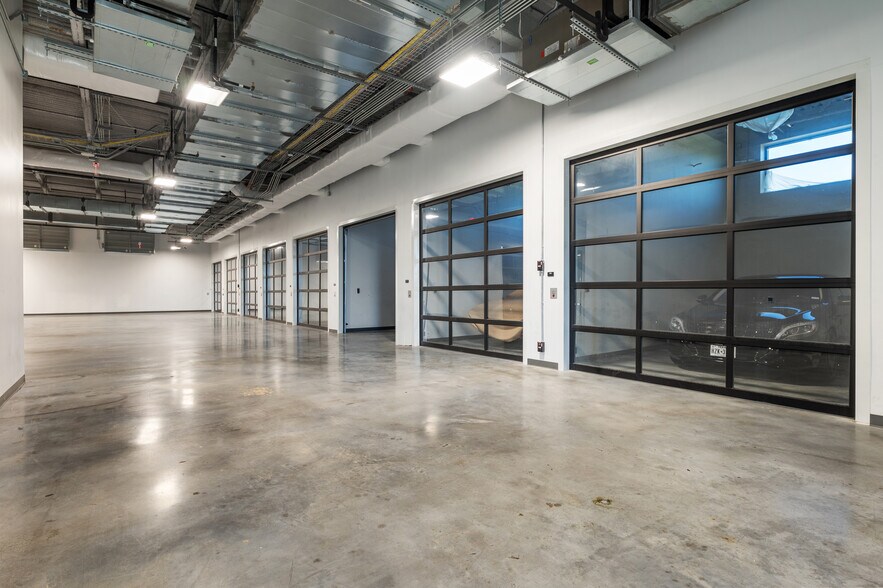 More Photos Of 4229 FM 620, Austin Showroom For Sale