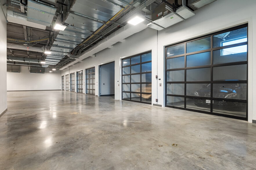 More Photos Of 4229 N FM 620 Hwy, Austin Showroom For Sale