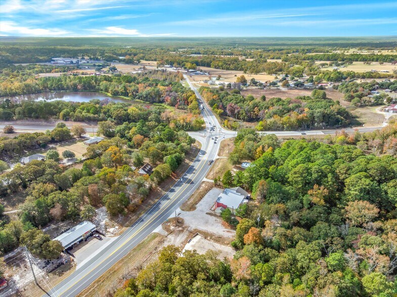 More Photos Of 700 NW Loop 564, Mineola Flex For Sale