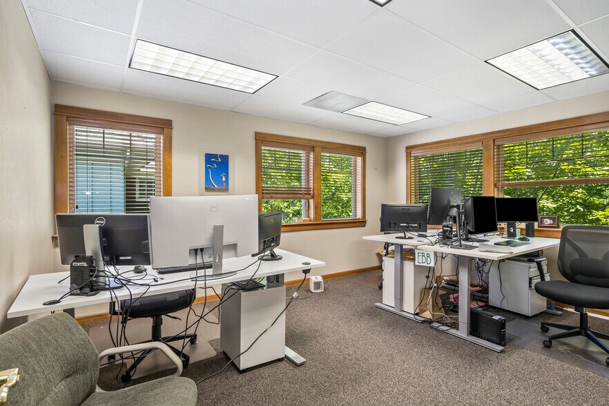 More Photos Of 796 SW Bradbury Way, Bend Office For Lease