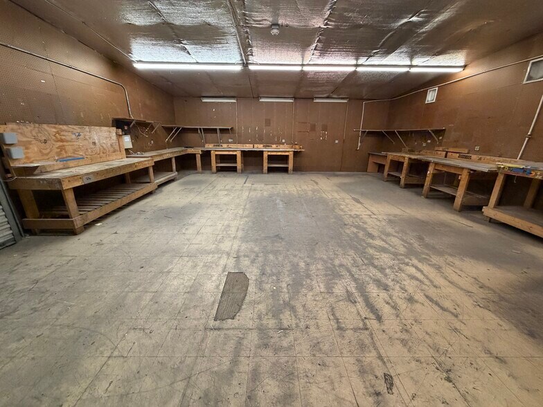 More Photos Of 5491 Benchmark Ln, Sanford Warehouse For Sale