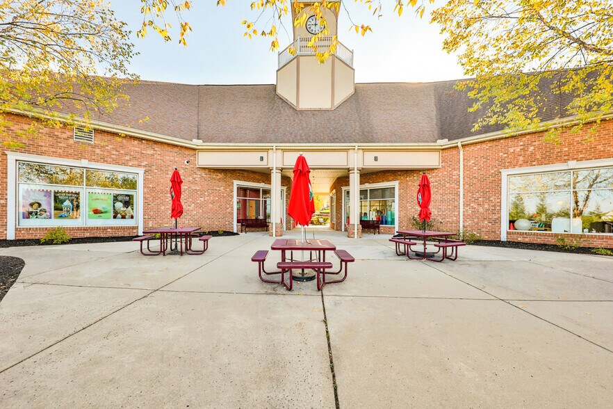 More Photos Of 850 Golden Dr, Blandon Unknown For Lease