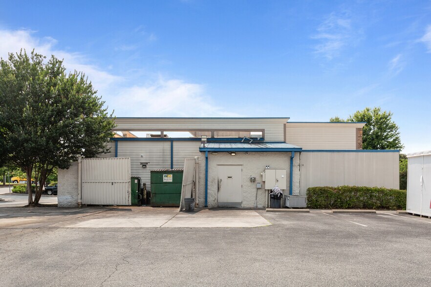 More Photos Of 619 Regional Rd, Greensboro Restaurant For Sale