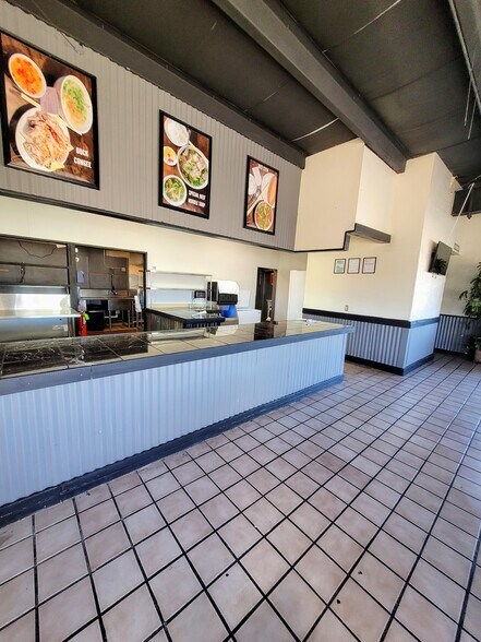 More Photos Of 801 SW 11th St, Lawton Restaurant For Sale