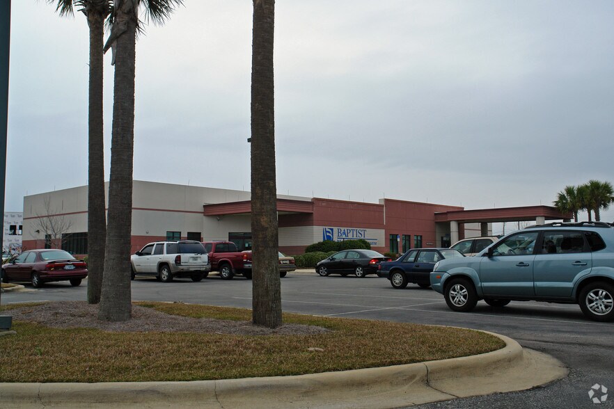 More Photos Of 8888 Navarre Pky, Navarre Medical For Lease