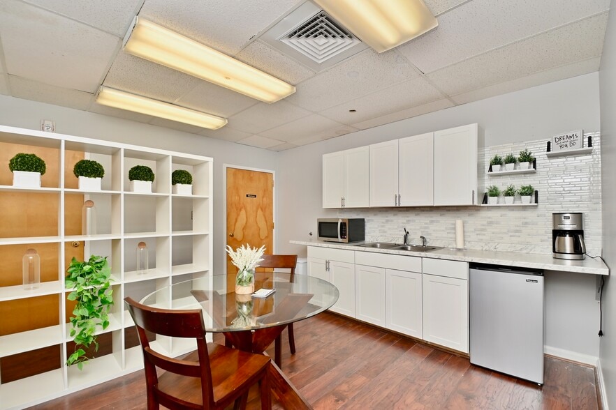 More Photos Of 10903 Indian Head Hwy, Fort Washington Office For Lease
