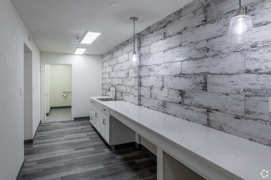 More Photos Of 1111 W Town and Country Rd, Orange Medical For Sale