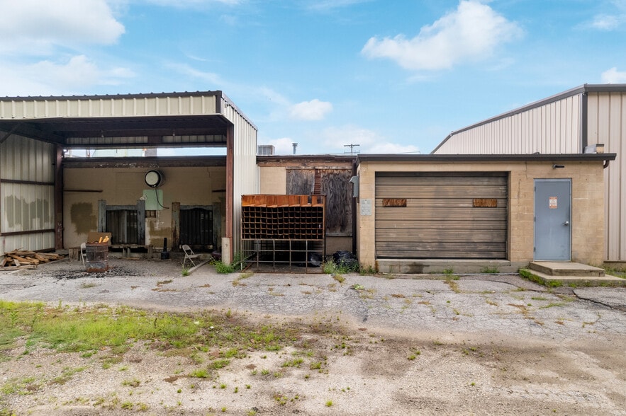 More Photos Of 137 Touby Ct, Mansfield Warehouse For Sale