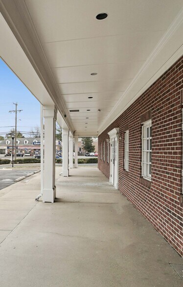 More Photos Of 5519 Franconia Rd, Alexandria Bank For Sale