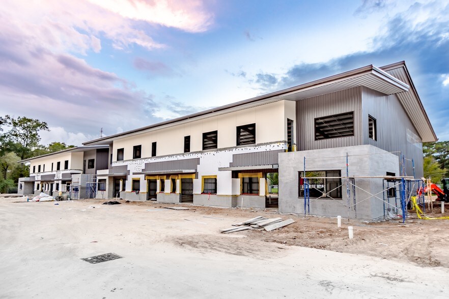 More Photos Of 1310 Rayford Park Rd, Spring Flex For Lease