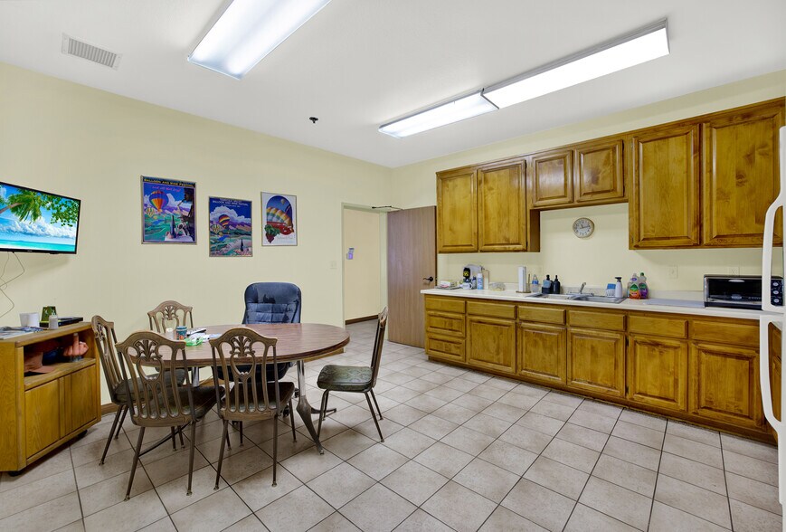 More Photos Of 42396 Rio Nedo, Temecula Manufacturing For Sale