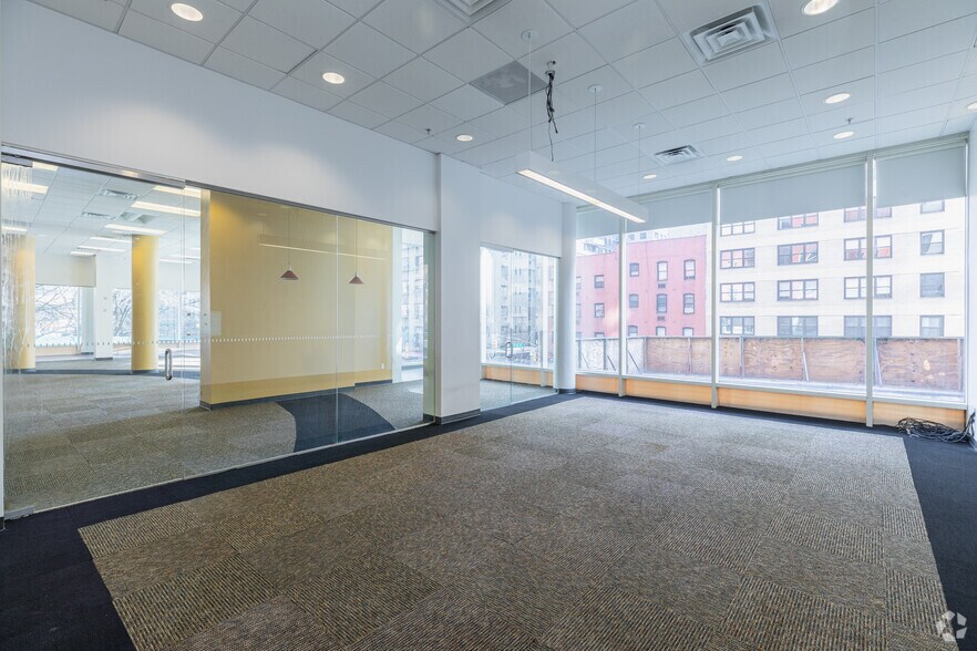More Photos Of 250 E 49th St, New York Multifamily For Sale