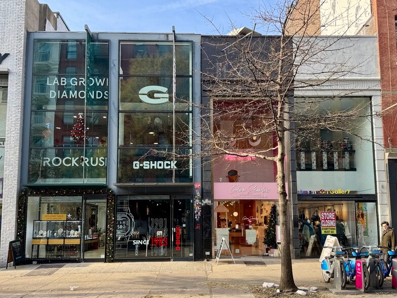 More Photos Of 456 W Broadway, New York Storefront Retail Office For Lease