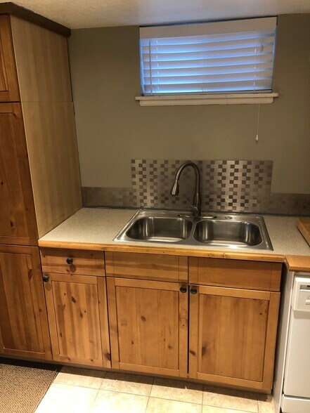 More Photos Of 1215 S Main St, Orem Office For Sale