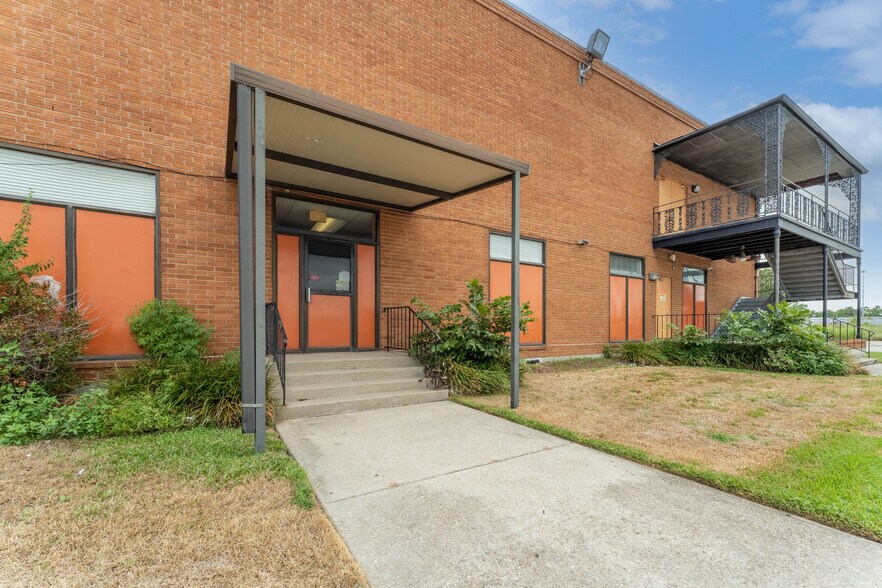 More Photos Of 7370 Chef Menteur Hwy, New Orleans Lodge Meeting Hall For Sale
