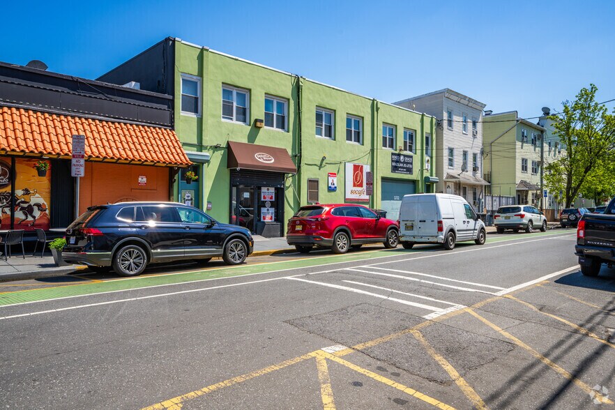 More Photos Of 170 McWhorter St, Newark Warehouse For Sale