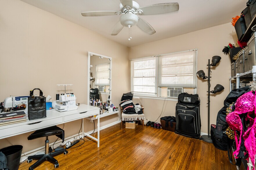 More Photos Of 445 N Spaulding Ave, Los Angeles Apartments For Sale