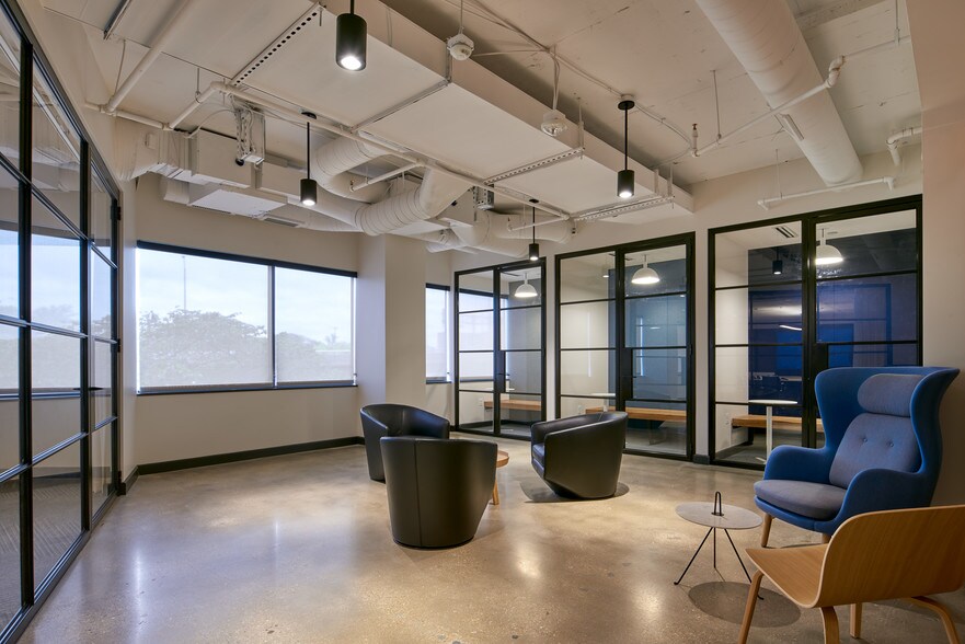 More Photos Of 2611 S Clark St, Arlington Coworking Space