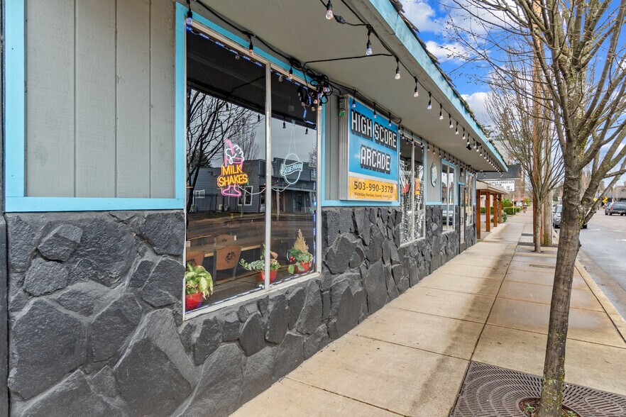 More Photos Of 208 N Molalla Ave, Molalla General Retail For Sale