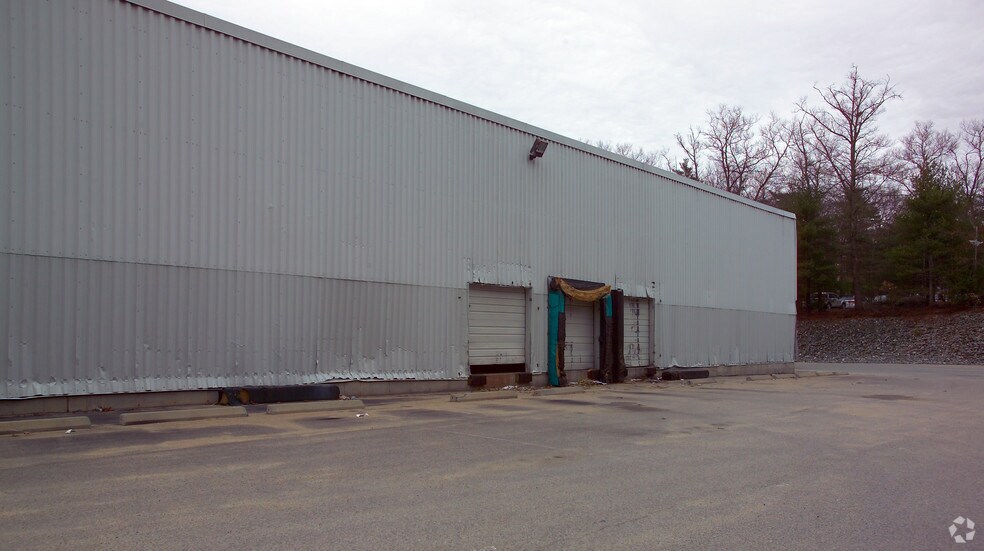 More Photos Of 1010 W Chestnut St, Brockton Distribution For Lease