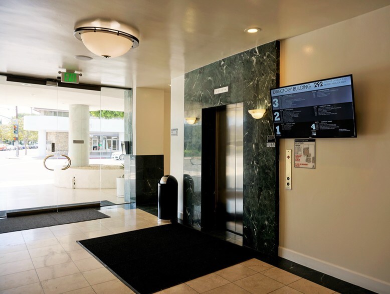 More Photos Of 292 S La Cienega Blvd, Beverly Hills Office For Lease