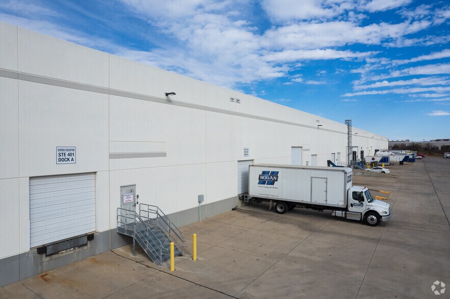 More Photos Of 2951 Northern Cross Blvd, Fort Worth Unknown For Lease