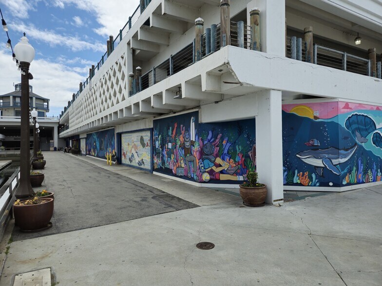 More Photos Of 123 International Boardwalk, Redondo Beach Storefront For Lease
